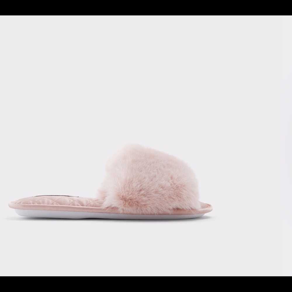 ALDO Light Blush Pink Fur Slippers - Size S, 5, 6 - Picture 2 of 6